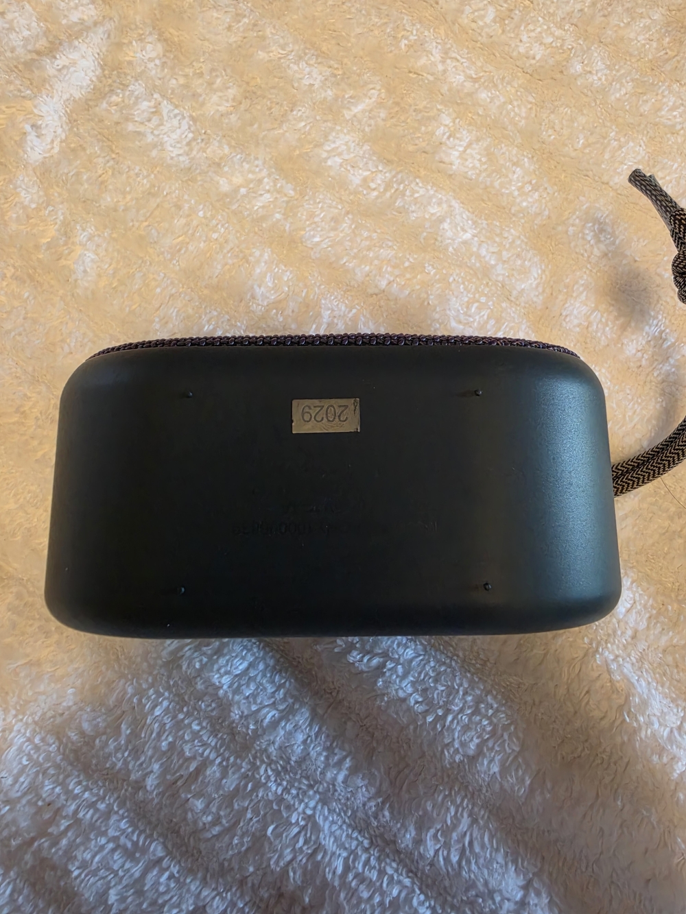 Portable Bluetooth Speaker in Purple with Carry Strap - Picture 4 of 5